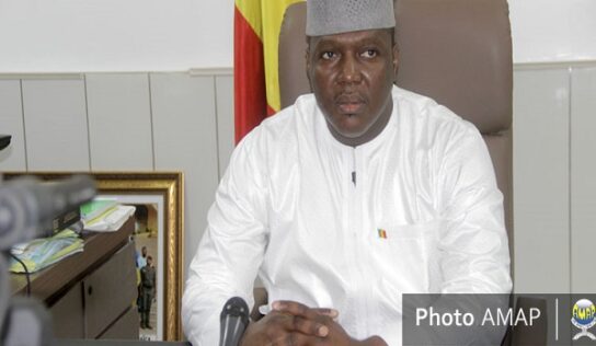 Le ministre de l’administration territoriale, porte-parole du gouvernement, le colonel Abdoulaye Maiga, assure l’intérim du chef du gouvernement malien.